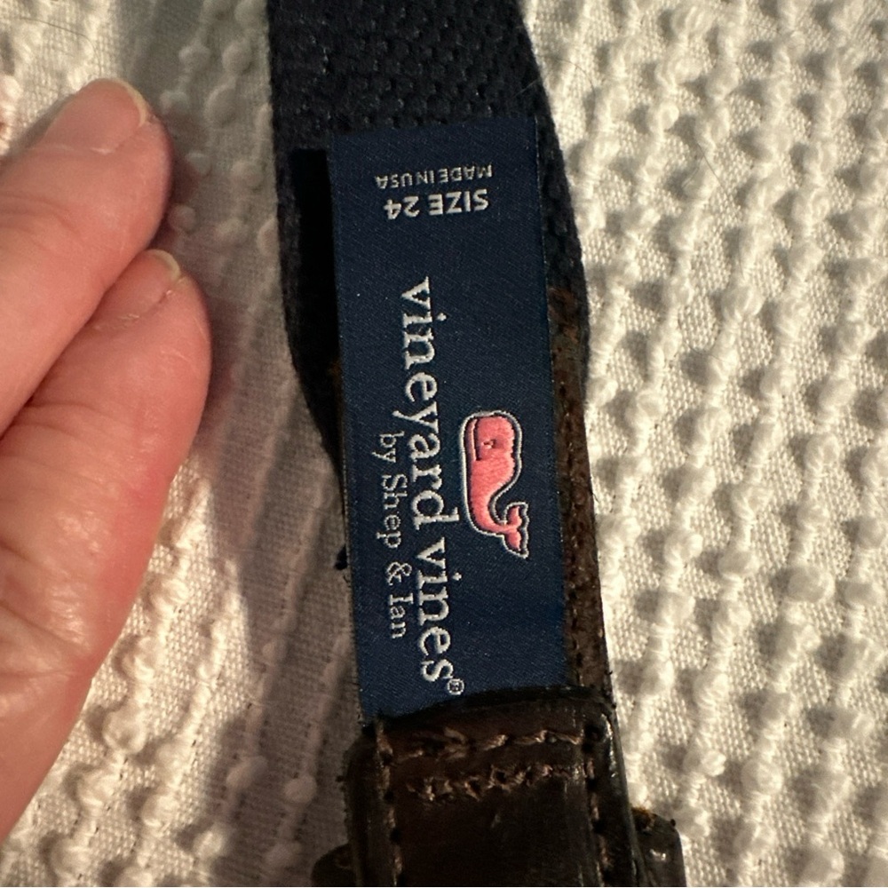 Vineyard Vines Dark Brown Leather Belt with Swordfish boys sz 24